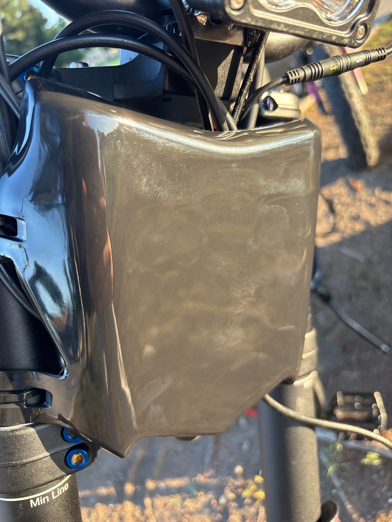 Glossy motocutz plate